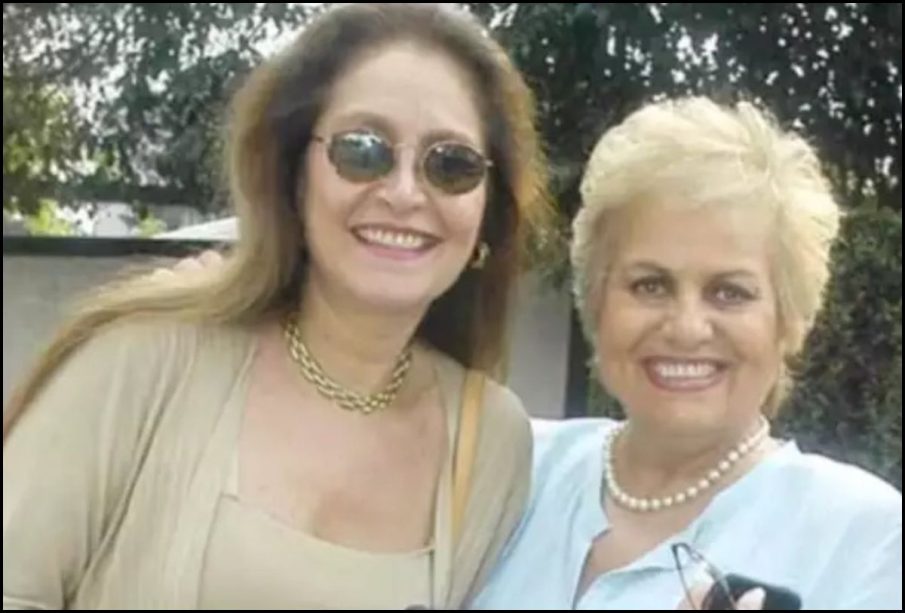 Daniela Romo y Tina Galindo.