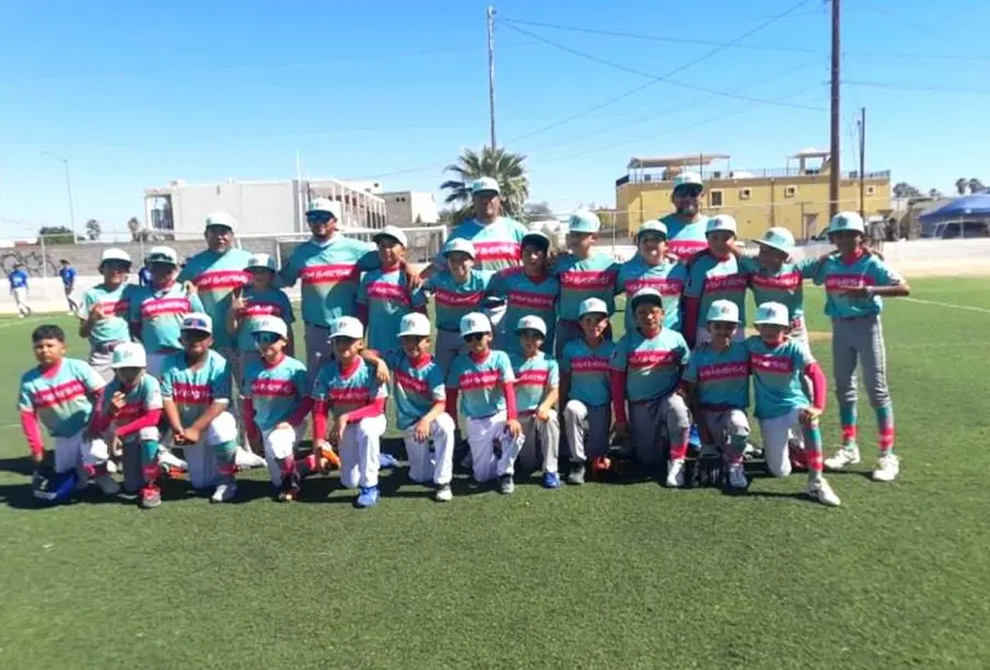 Niños jugadores de beisbol