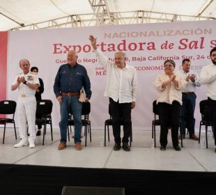 AMLO en Guerrero Negro en desaladora