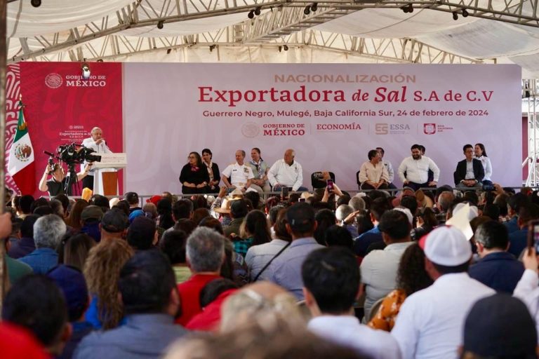 AMLO en evento para nacionalizar desaladora