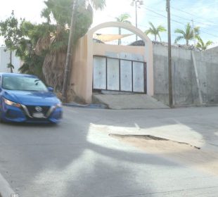 Bache en calle Misión de San Javier