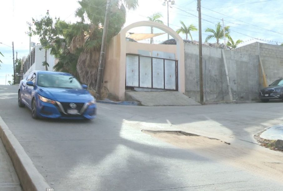 Bache en calle Misión de San Javier