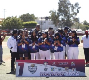Equipo femenil de softbol en primero lugar en estatales CONADE