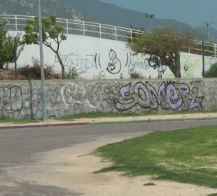 Grafitis en Unidad Deportiva Santa Rosa