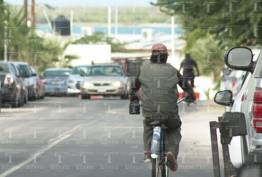 Hombre andando en bicicleta