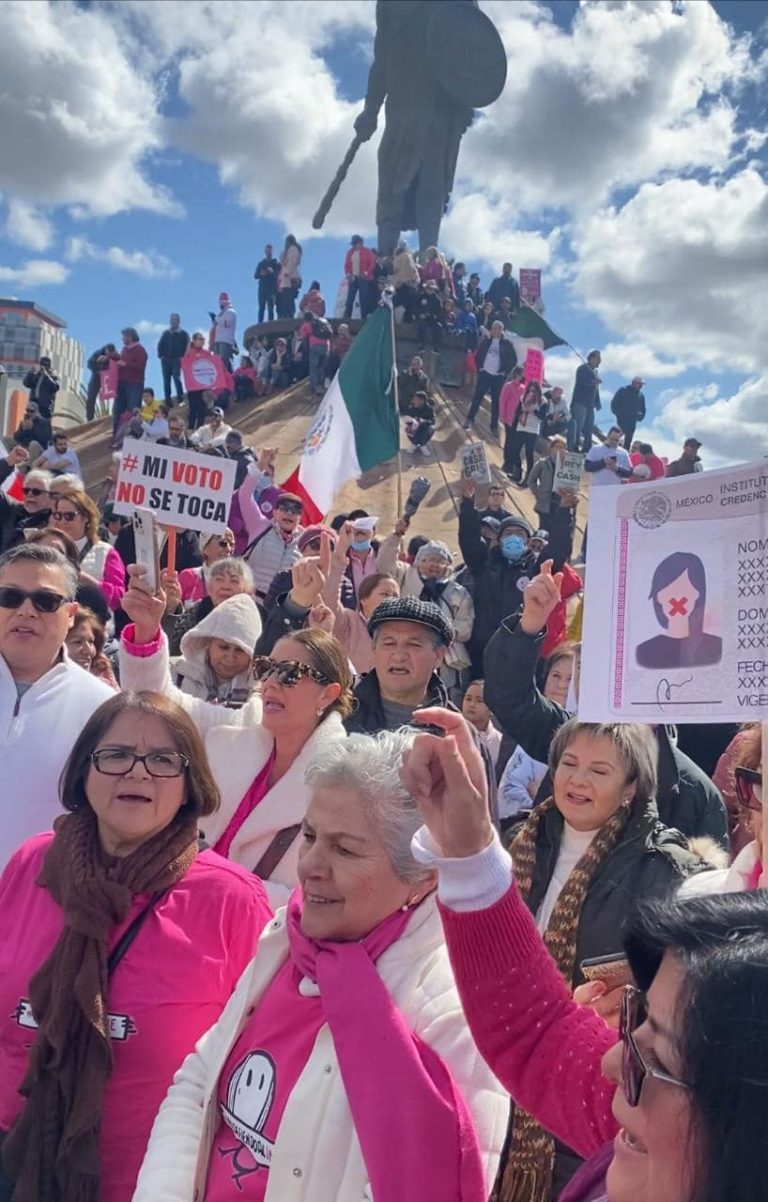 Marcha por la Democracia en Tijuana