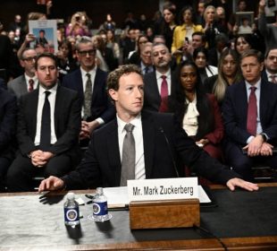 Mark Zuckerberg en corte de Estados Unidos