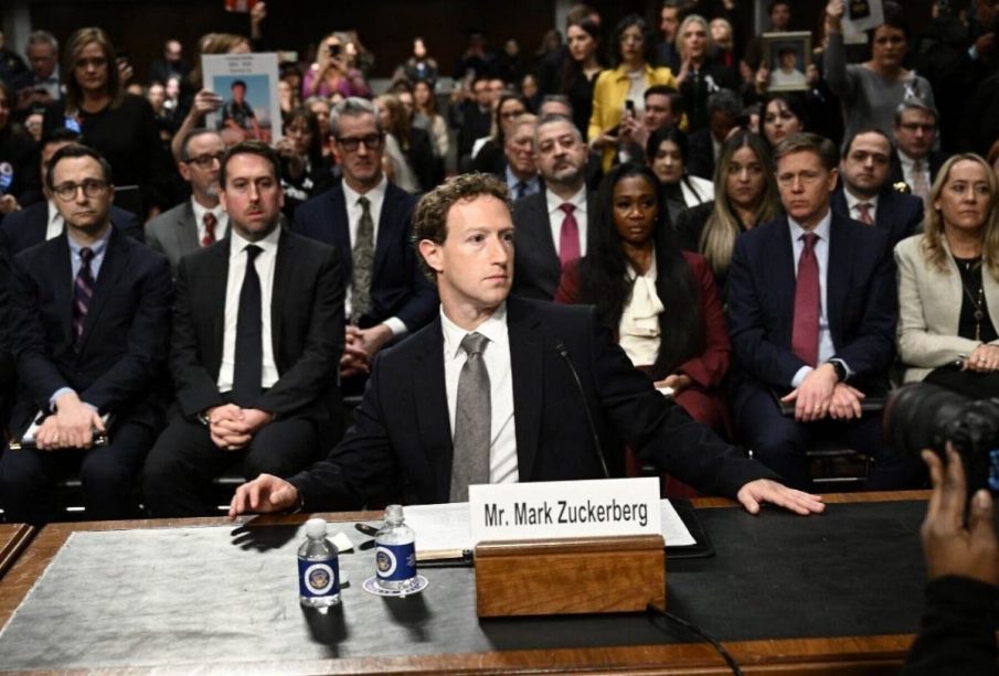 Mark Zuckerberg en corte de Estados Unidos