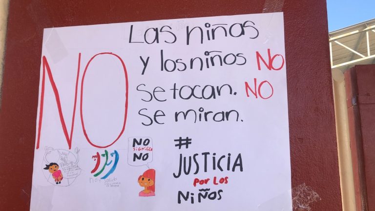 No se tocan no se miran a los niños y niñas