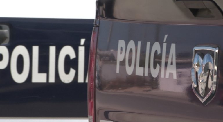 Rotulo de policia en camionetas