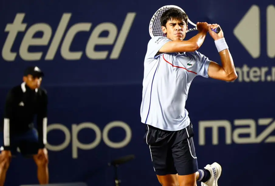 Tenista mexicano fuera del Abierto de Los Cabos