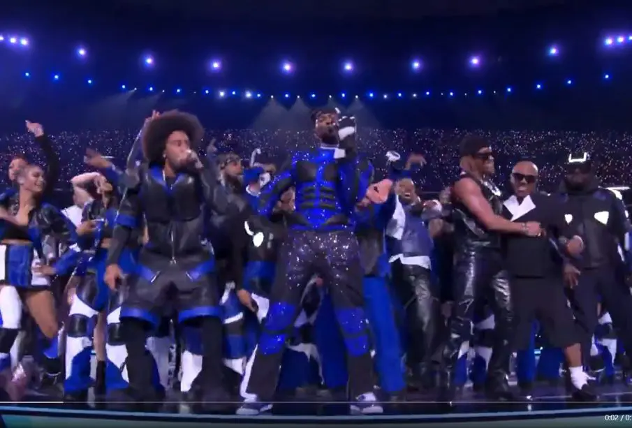 Usher realiza presentación
