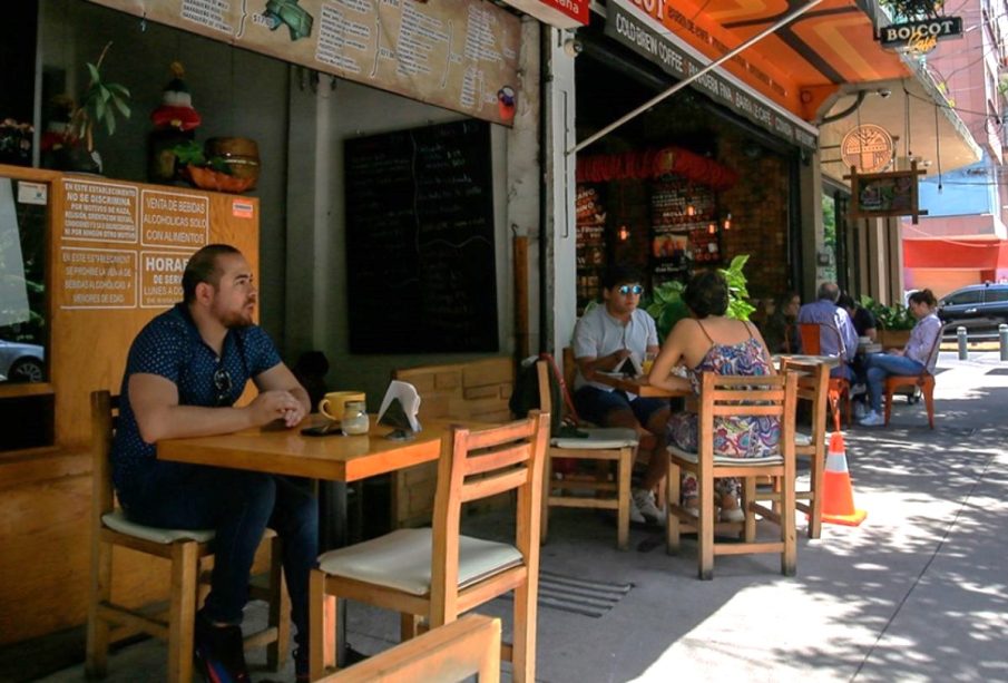 Comensales en restaurantes padeciendo la sequía de la CDMX