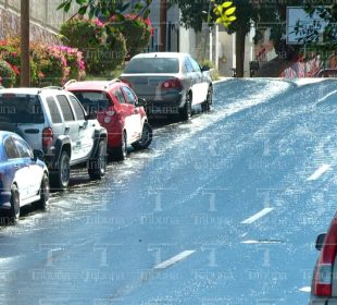 Aguas escurriendo en calles de La Paz