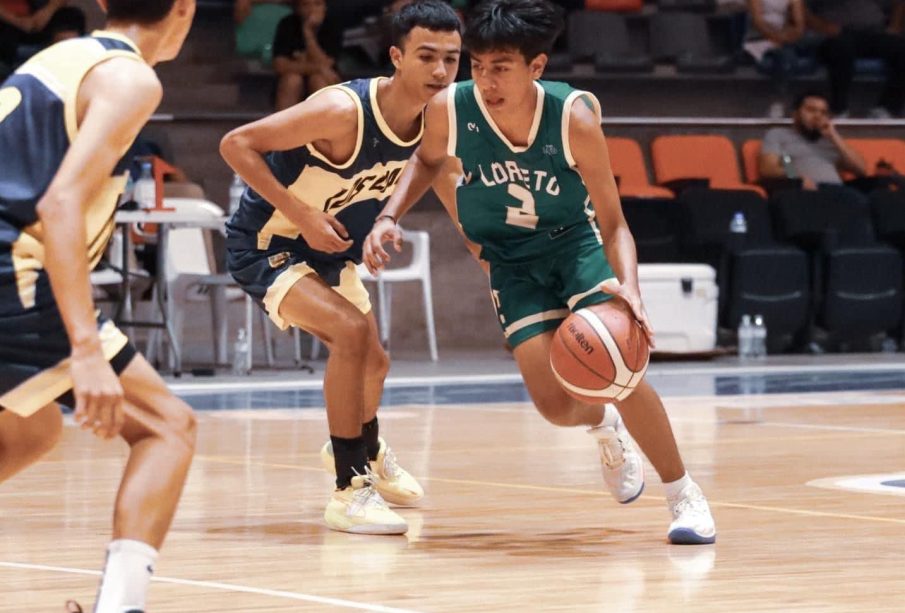 jugadores de basquetbol