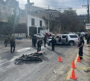Tras asalto, escoltas del presidente municipal de Taxco, enfrentan a los supuestos ladrones