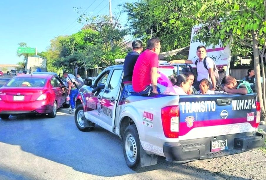 Patrullas movilizan a ciudadanos de Chilpancingo por falta de transporte