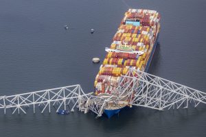 FOTOS del momento exacto del derrumbe de puente en Baltimore tras impacto de barco