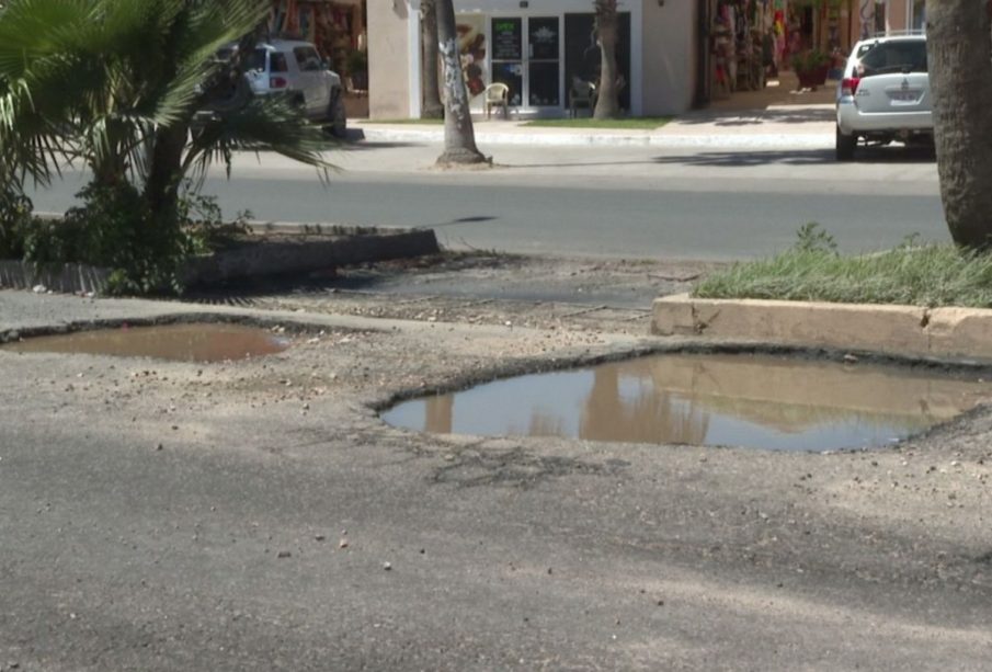 Baches con aguas negras