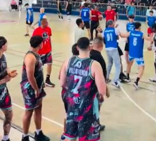 Cairo Brown protagoniza pelea en final de torneo de baloncesto