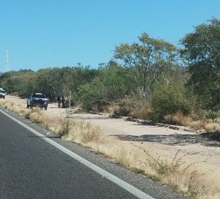 Carretera La Paz-Los Planes acordonada