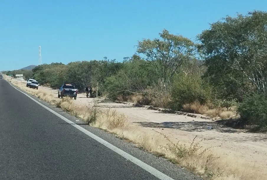 Carretera La Paz-Los Planes acordonada