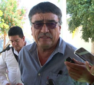 El alcalde Óscar Leggs Castro