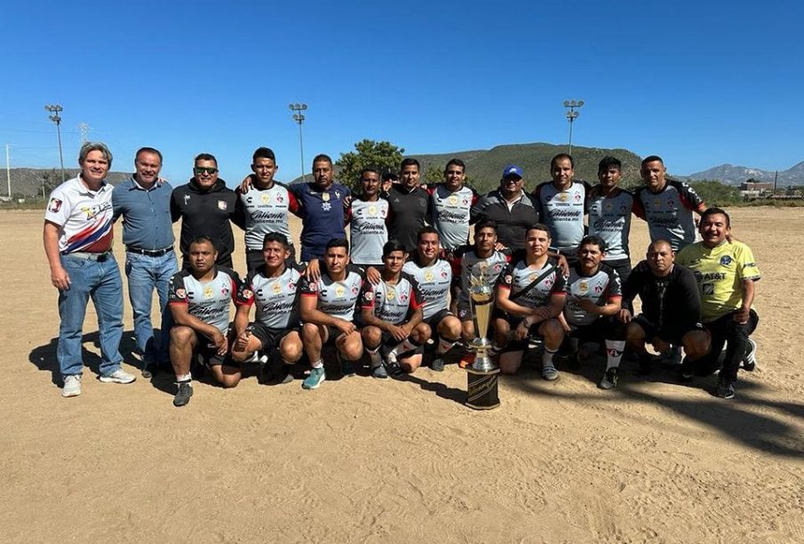 Equipo participante del torneo de Softbol Burocrático de Verano 2024