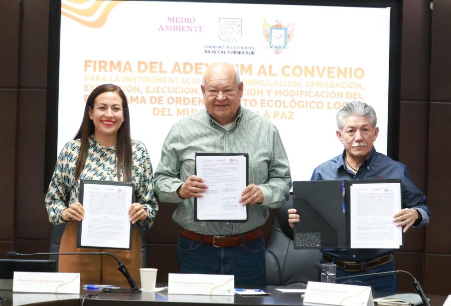 Firma de convenio de gobierno estatal y municipal