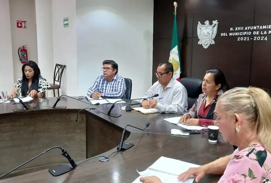 Funcionarios en el arranque de la Agenda de Género por Igualdad Política Mujeres Trans