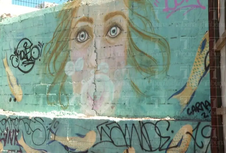 Graffiti pintado en pared