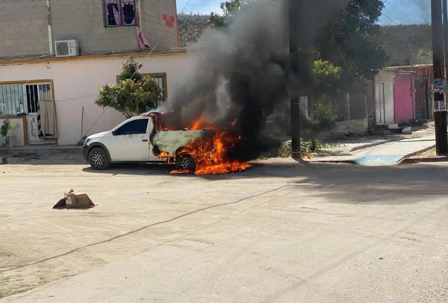 Incendio de auto en La Paz