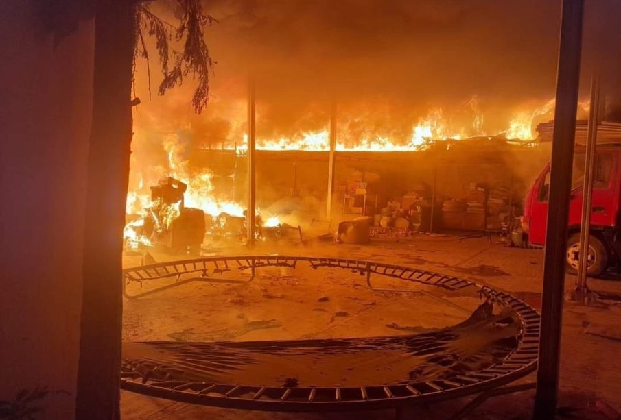 Incendio de bodega en La Paz