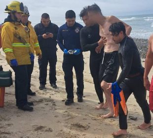 Migrante rescatado en Tijuana por guardavidas