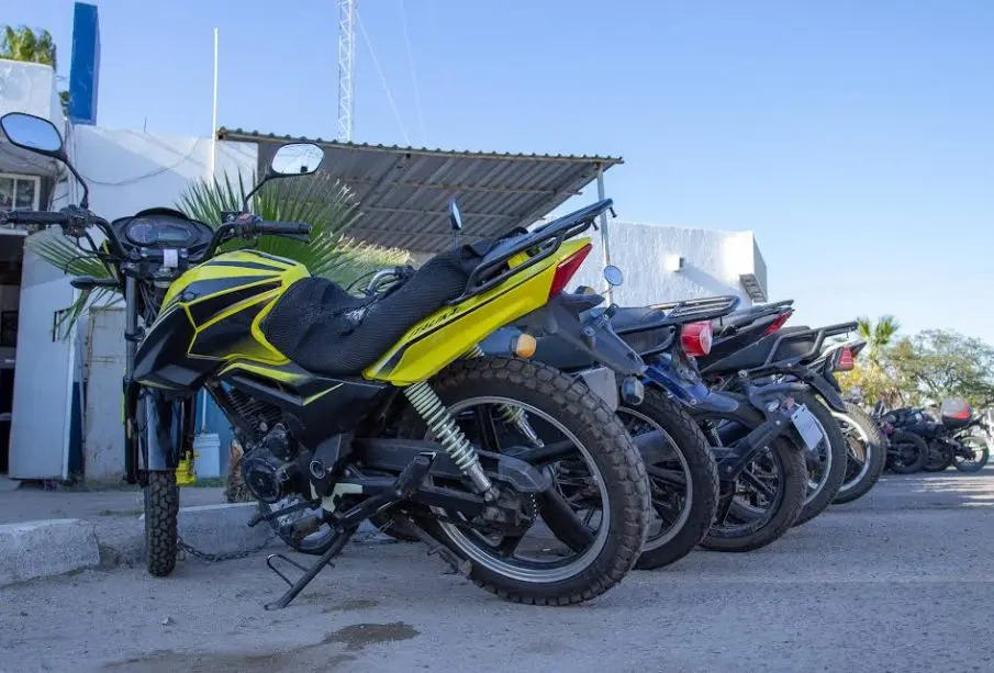 Motocicletas estacionadas