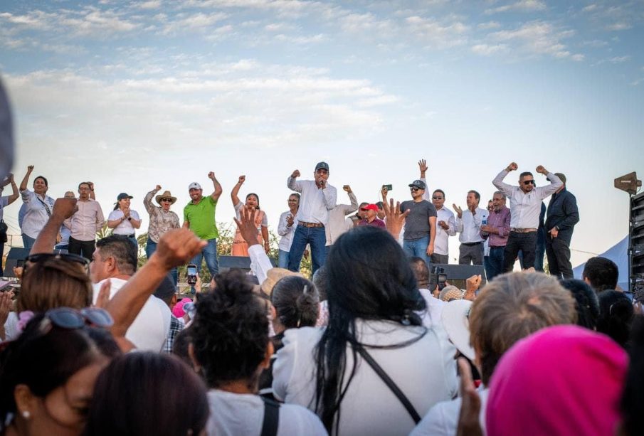 Oscar Leeg con ciudadania en movilización