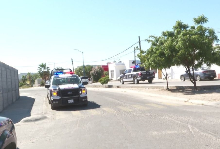 Patrulla deambulando en Los Cabos