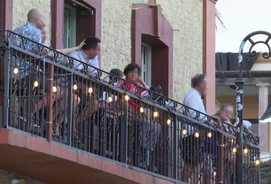 Turistas en restaurantes del centro de Los Cabos