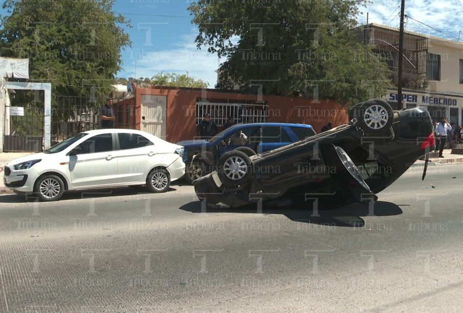 Volcadura en la colonia Vicente Guerrero