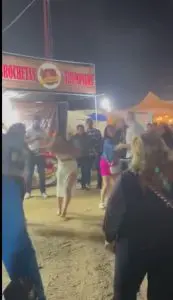 Riña en Fiestas Tradicionales de San José del Cabo: Pareja discute y termina en golpes
