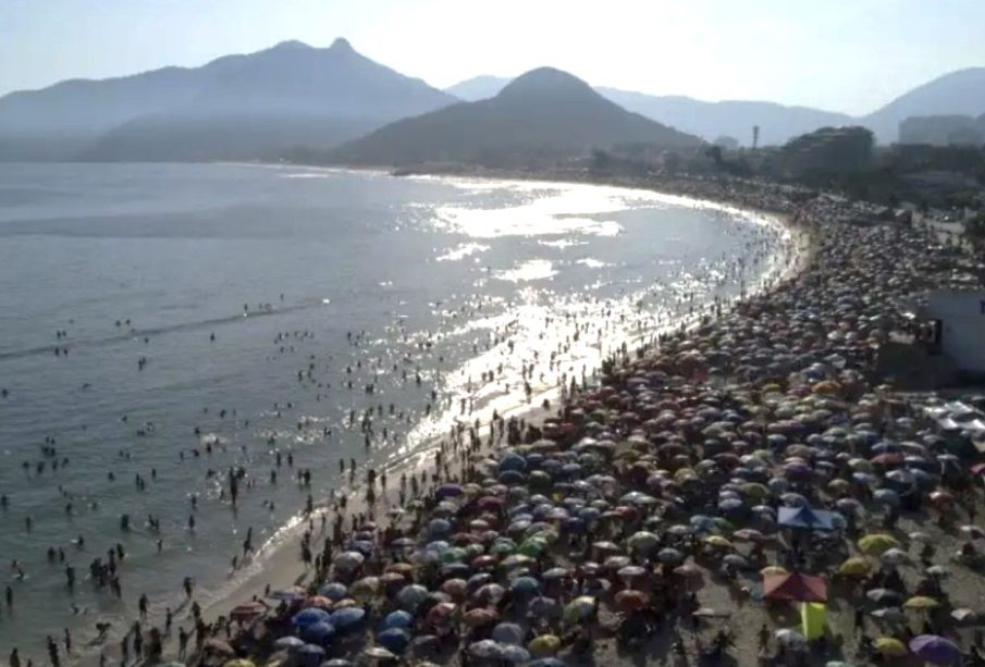 Turistas son golpeados por el calor extremo de Río de Janeiro