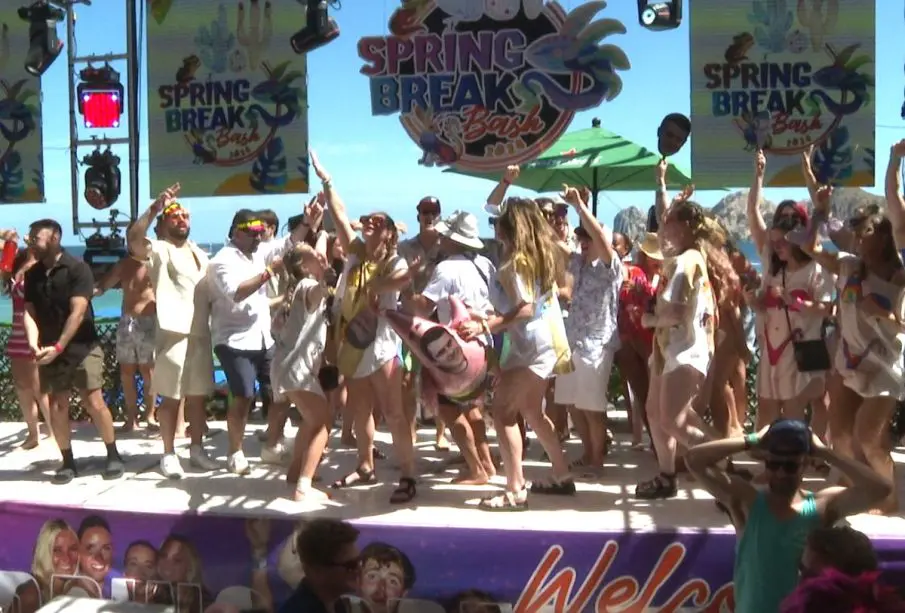 Spring breakers en Los Cabos