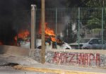 Incendio de auto por normalistas