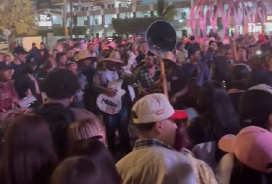 Bandas de Mazatlán arman "megafiesta" tras acuerdo para seguir tocando en playas