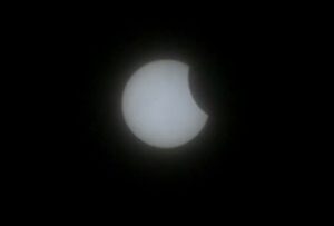 (FOTOS) Así se vio el Eclipse Solar 2024 que oscureció a Mazatlán