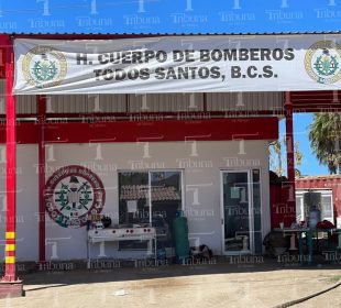 Bomberos combaten incendios sin gasolina en Todos Santos