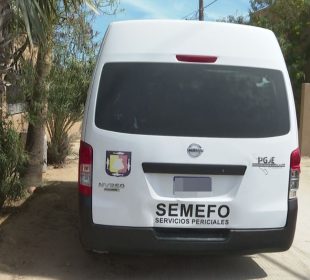 Camioneta de la SEMEFO