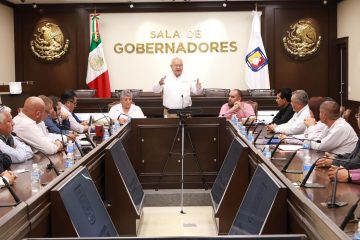 Entrega Gobierno de BCS propuestas de magisterio