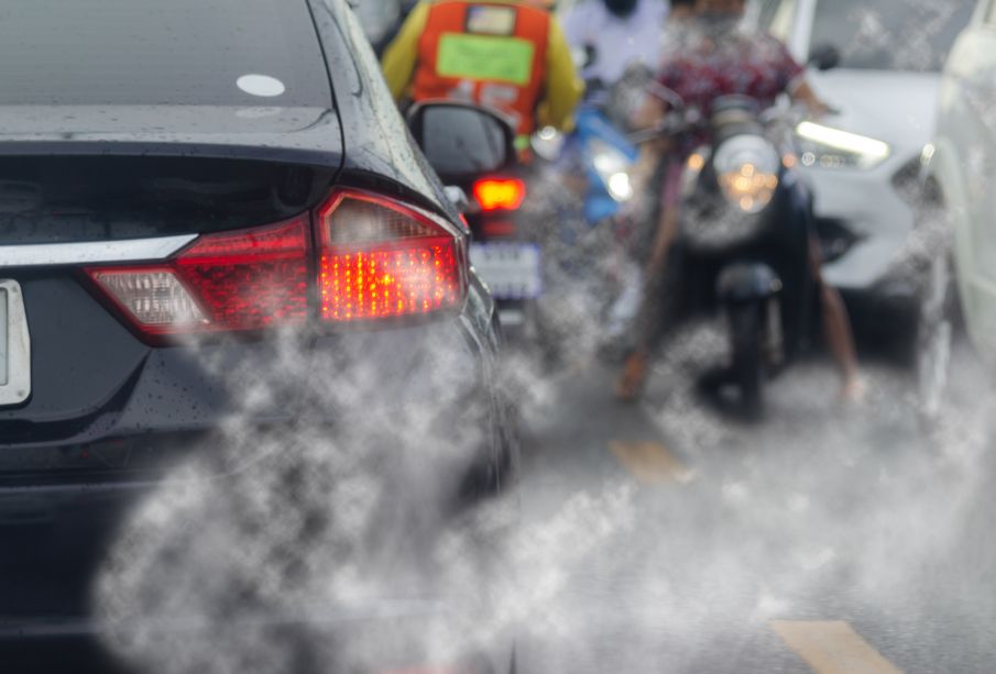 ¿Quieres ahorrar gasolina? Te damos algunos consejos para hacerlo en esta época de calor