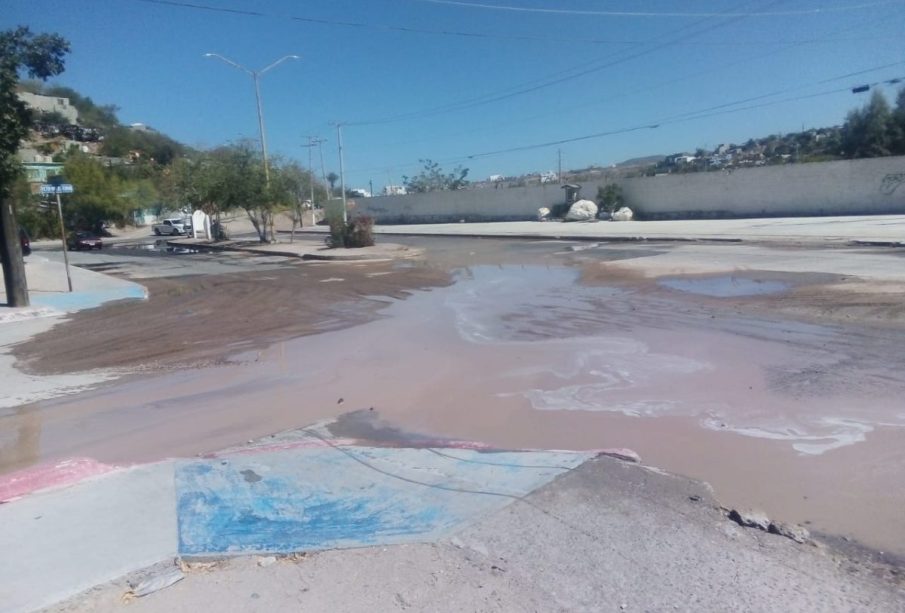 Fuga de agua en Antonio Navarro Rubio